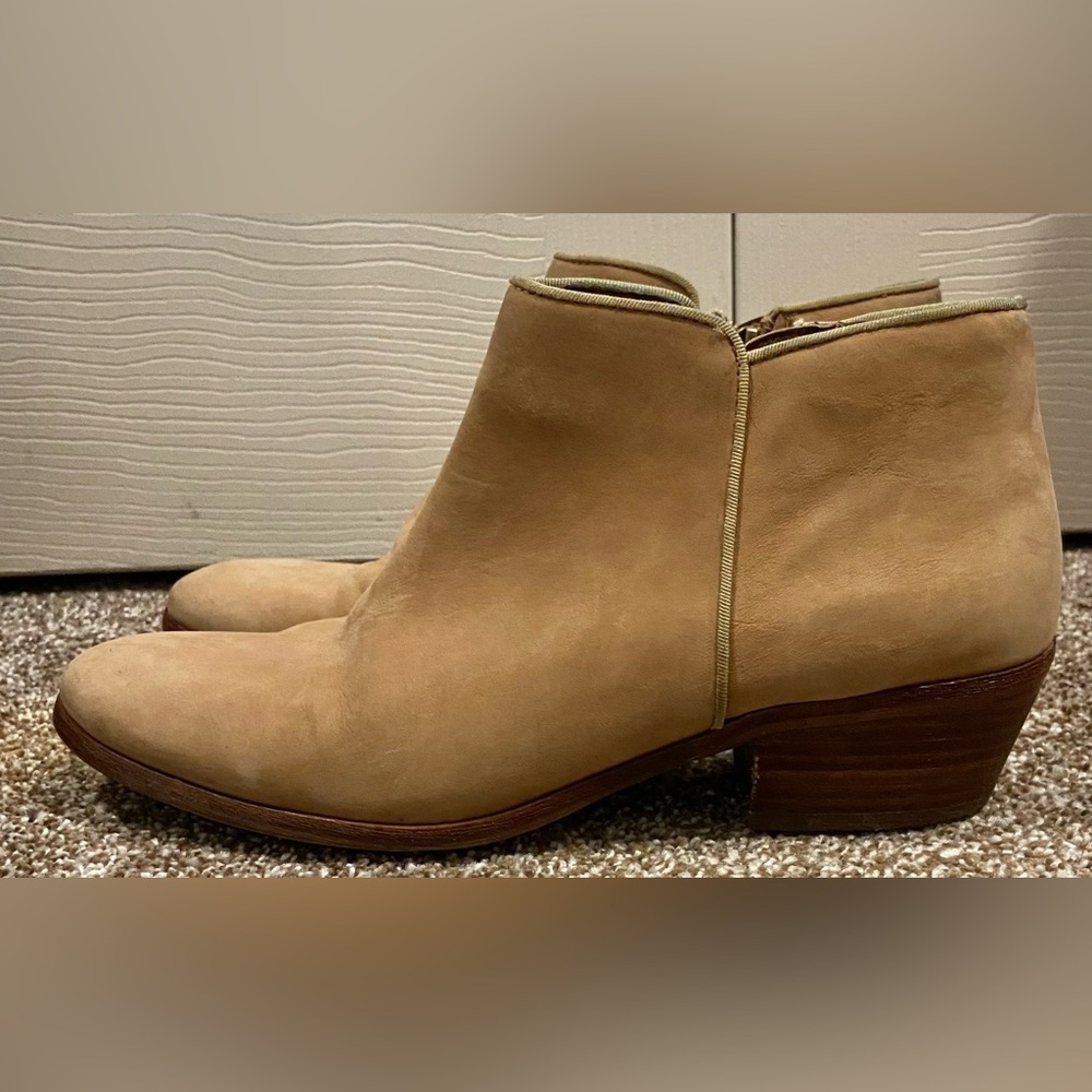 SAM EDELMAN WOMEN'S TAUPE SUEDE SIDE ZIP PETTY ANKLE BOOTS SIZE 8M
